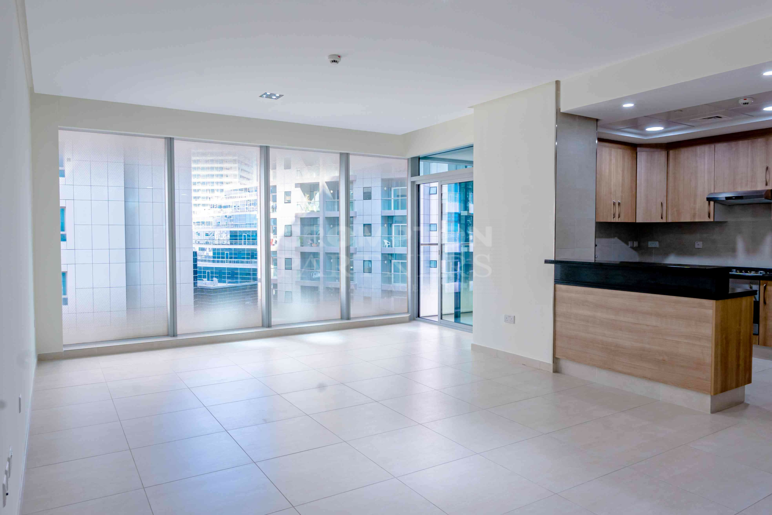 Fully Fitted Kitchen | Big Layout | Balcony