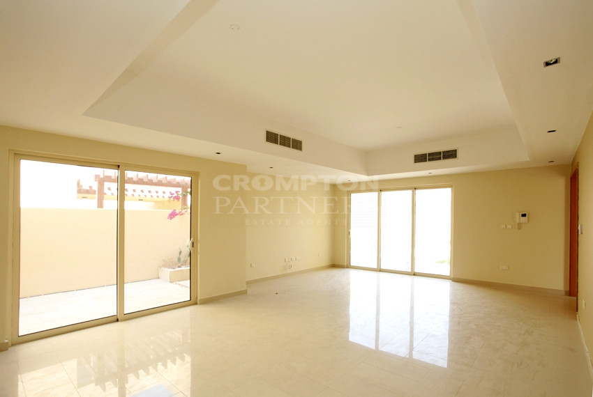 4 Payments | Private Pool | Corner Unit | Vacant