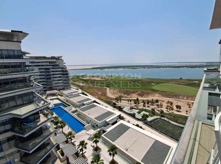 Golf /Sea/ Pool View Upgraded Apt Owner Occupied