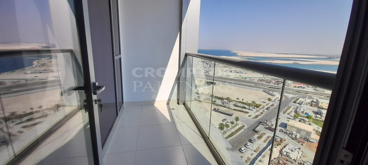 Stunning Unit |Balcony| High Floor| Modern Layout