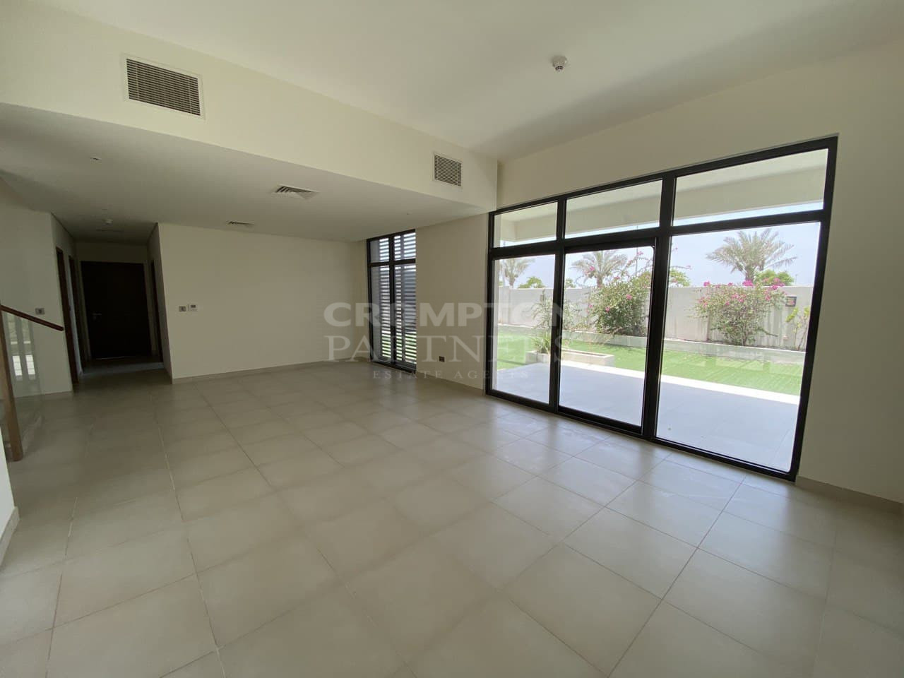 Prime Area | Big Layout | Garden | Vacant | 4 Chq