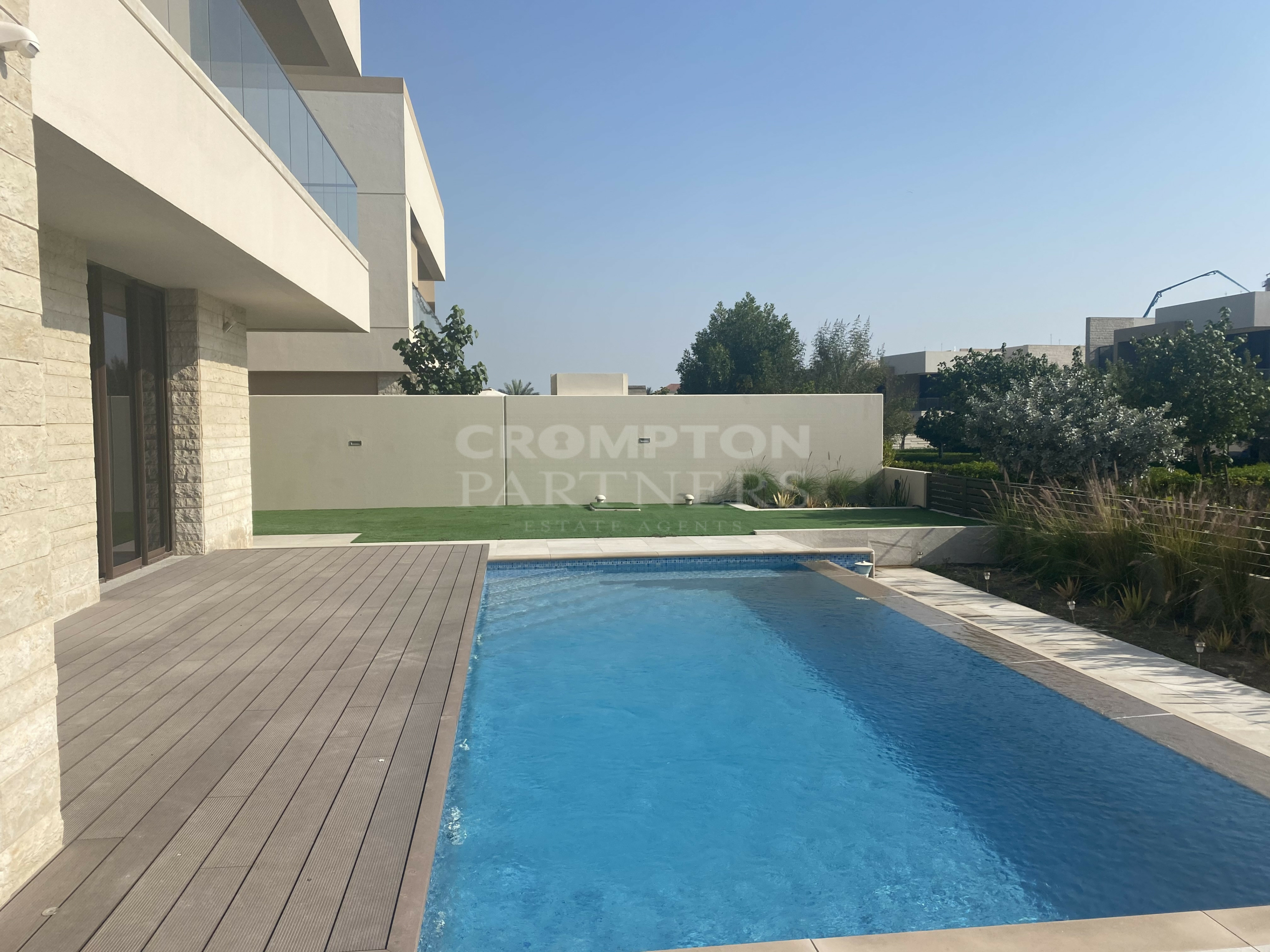 Landscaped Garden | Corner Villa | Pool View