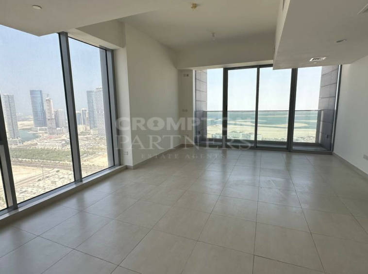 Lavish Duplex Apartment | Prime Area | Sea View