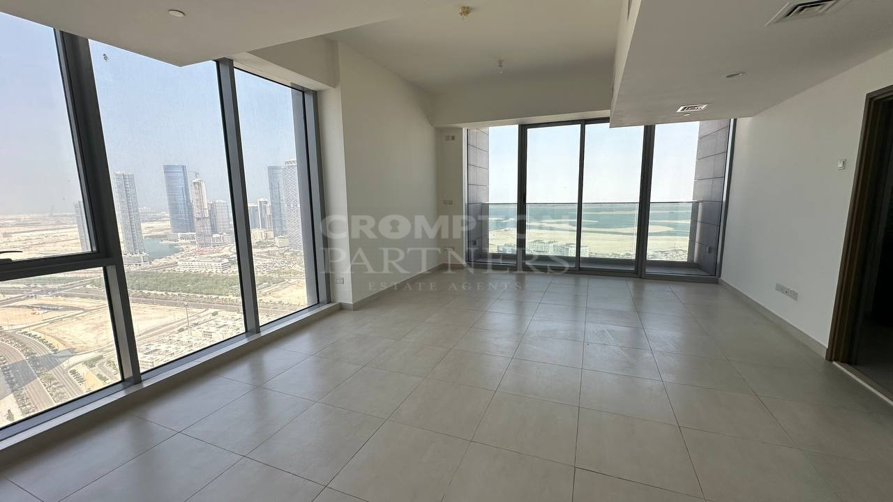 Lavish Duplex Apartment | Prime Area | Sea View